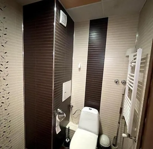 Blue Orchid Near Airport & Free Parking Апартамент *