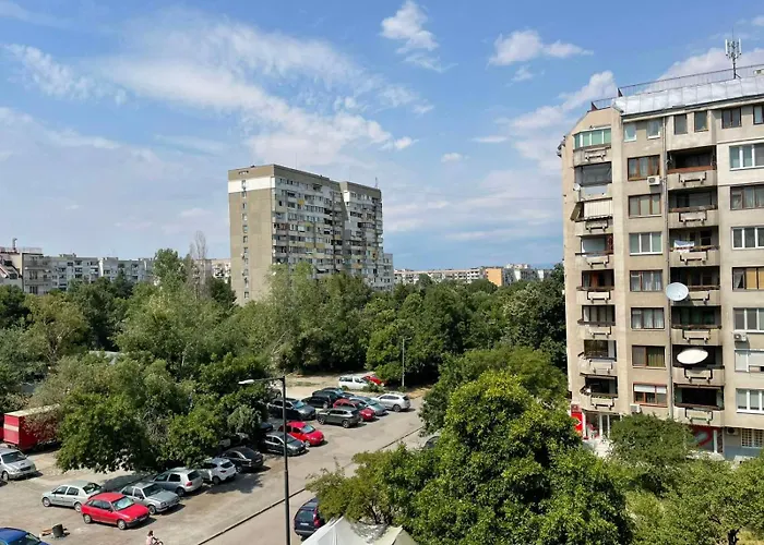 Blue Orchid Near Airport & Free Parking