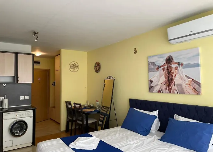 Blue Orchid Near Airport & Free Parking *