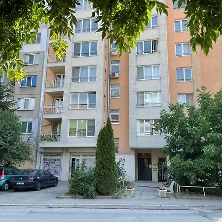 Blue Orchid Near Airport & Free Parking Apartment *