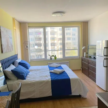 Blue Orchid Near Airport & Free Parking *