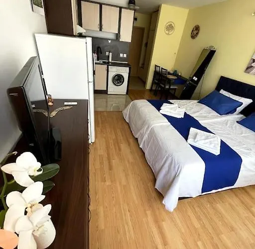 Blue Orchid Near Airport & Free Parking Апартамент София