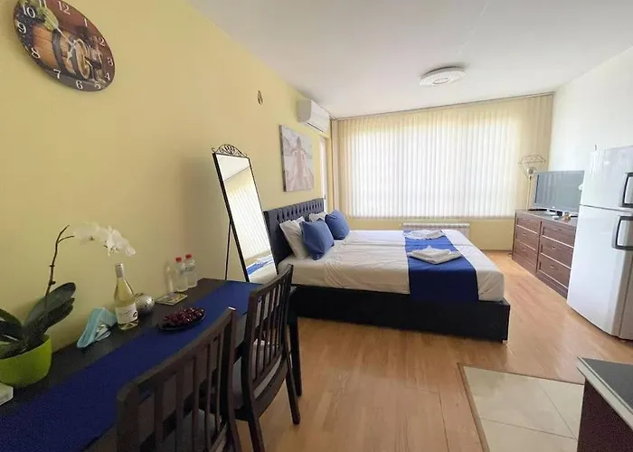 Blue Orchid Near Airport & Free Parking София
