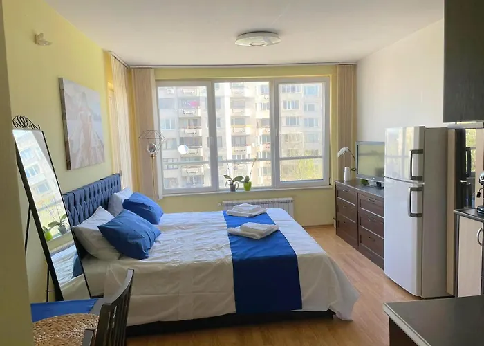 Blue Orchid Near Airport & Free Parking *